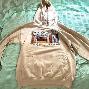 Cutandcropped NYC Taylor swift Hoodie. Very soft fabric